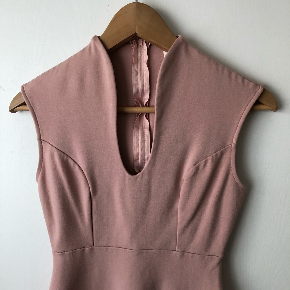 💗Free Gift W/Purchase💗 Rose Pink Fitted Dress ~Small